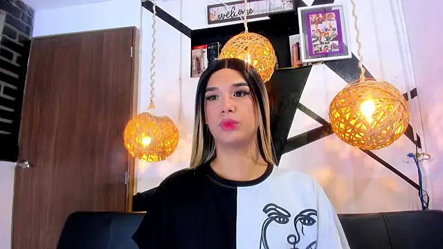 victoria aleia  online show from 10-27-25, 01:17