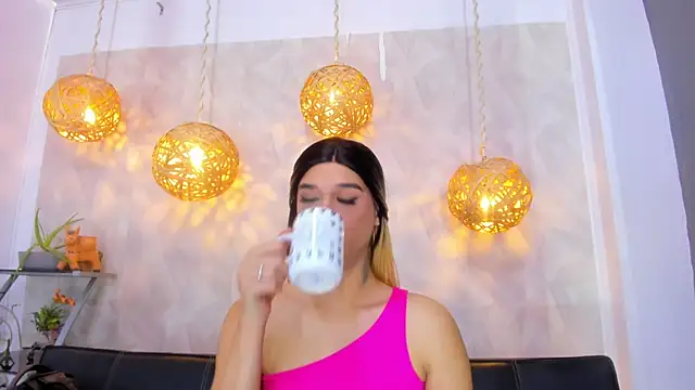 Snapshot of victoria_aleia_ chatting on 02-19-25, 07:48 victoria aleia online show from 02-19-25, 07:48