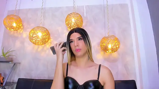 Snapshot of victoria_aleia_ chatting on 03-06-25, 10:47 victoria aleia online show from 03-06-25, 10:47