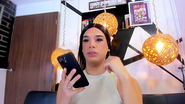 victoria aleia  online show from 10-29-25, 09:36