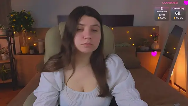 Viola  Shy online show from 04-15-26, 08:31