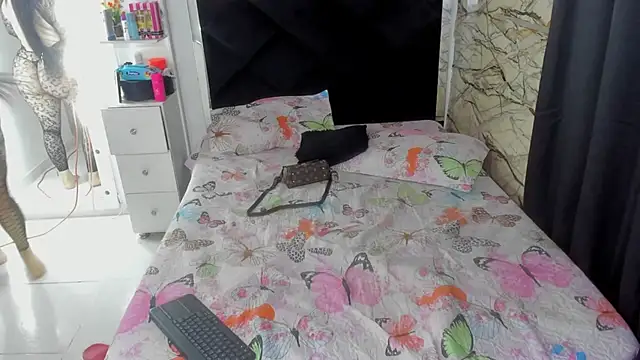 Snapshot of Antonellanospik_ chatting on 12-27-24, 03:31 Antonellanospik online show from 12-27-24, 03:31