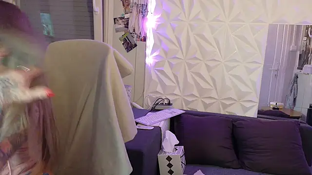 Tatjana Sue online show from 04-15-26, 06:45