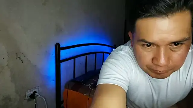 ferchoDC78 online show from 03-11-26, 04:39