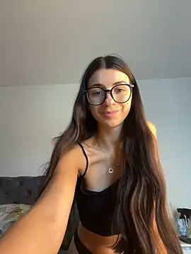 Snapshot of Wildberry_ chatting on 06-18-26, 12:32 Wildberry online show from 06-18-26, 12:32