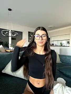 Wildberry  online show from 11-18-25, 08:17