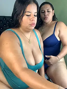 twocurvylatins online show from 06-30-26, 12:38