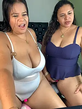 twocurvylatins online show from 07-04-26, 03:49