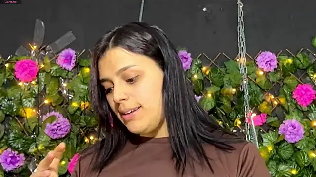 Snapshot of Sweett_Mollyy chatting on 05-21-26, 09:45 Sweett Mollyy online show from 05-21-26, 09:45