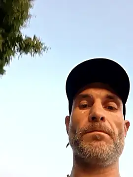 Snapshot of Edaras@xh chatting on 09-09-25, 05:11 Edarasxh online show from 09-09-25, 05:11