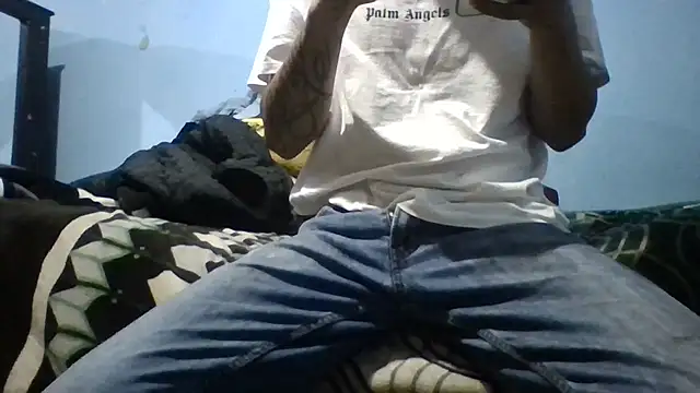 Snapshot of Leonul chatting on 12-14-25, 10:10 Leonul online show from 12-14-25, 10:10