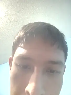 Snapshot of Leonul chatting on 12-02-25, 10:17 Leonul online show from 12-02-25, 10:17