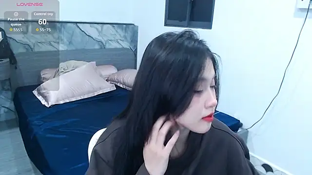 Lin SiYee online show from 11-20-25, 12:39