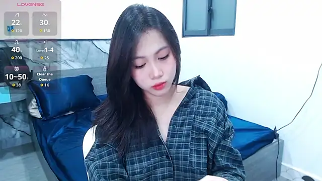 Lin SiYee online show from 10-31-25, 11:07