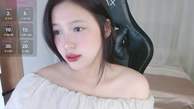Snapshot of Lin_SiYee chatting on 02-26-25, 02:16 Lin SiYee online show from 02-26-25, 02:16