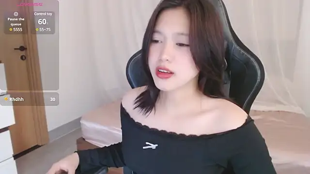 Snapshot of Lin_SiYee chatting on 03-06-25, 04:52 Lin SiYee online show from 03-06-25, 04:52