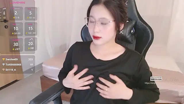 Snapshot of Lin_SiYee chatting on 02-18-25, 05:20 Lin SiYee online show from 02-18-25, 05:20