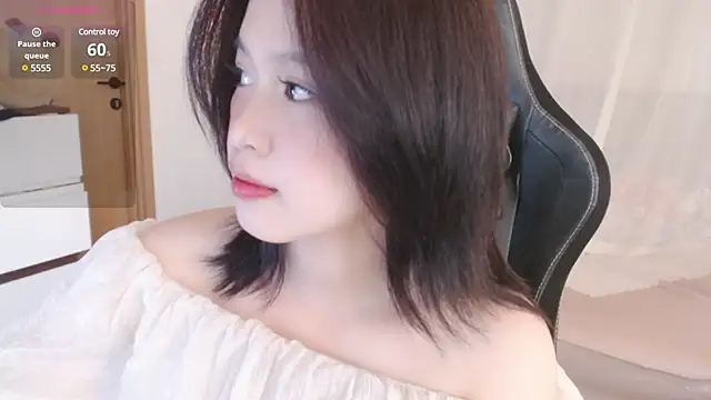 Snapshot of Lin_SiYee chatting on 03-03-25, 07:13 Lin SiYee online show from 03-03-25, 07:13