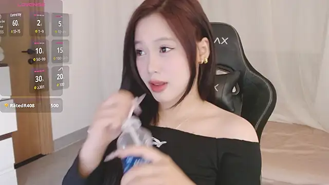 Snapshot of Lin_SiYee chatting on 03-23-25, 05:00 Lin SiYee online show from 03-23-25, 05:00
