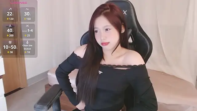 Snapshot of Lin_SiYee chatting on 03-18-25, 04:29 Lin SiYee online show from 03-18-25, 04:29