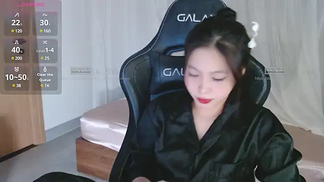 Snapshot of Lin_SiYee chatting on 02-20-25, 02:35 Lin SiYee online show from 02-20-25, 02:35