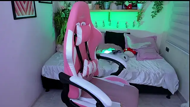 Fernanda   online show from 02-13-26, 04:01