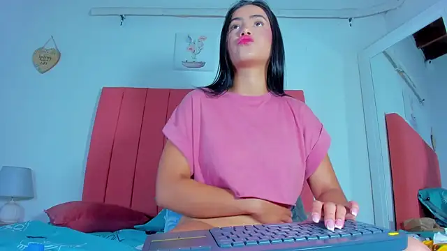 Snapshot of valen_rose0 chatting on 02-27-25, 12:12 valen rose0 online show from 02-27-25, 12:12
