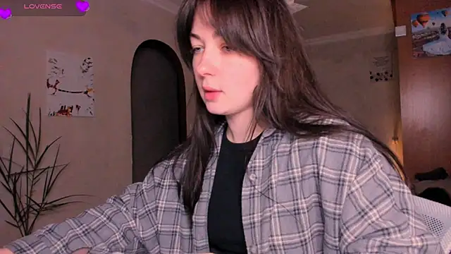 Snapshot of cClandesTina chatting on 03-12-26, 06:23 cClandesTina online show from 03-12-26, 06:23