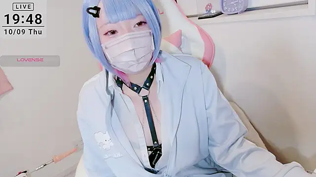 Snapshot of yuayua854 chatting on 10-09-25, 10:49 yuayua854 online show from 10-09-25, 10:49