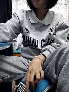 Haralushiaaa online show from 11-29-25, 01:22