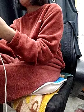 Haralushiaaa online show from 12-19-25, 03:58