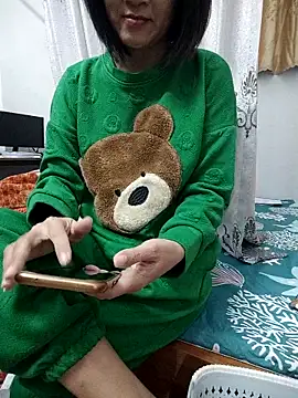 Haralushiaaa online show from 11-21-25, 12:42