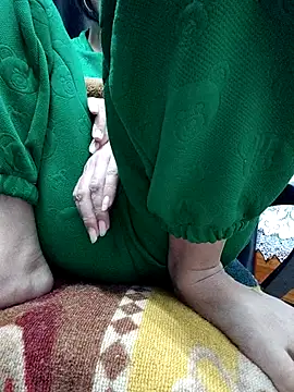 Haralushiaaa online show from 12-20-25, 04:10