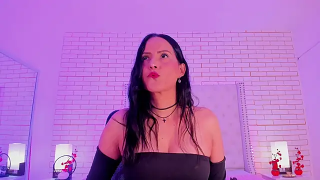 Coco Balenciaga  online show from 04-02-26, 11:39