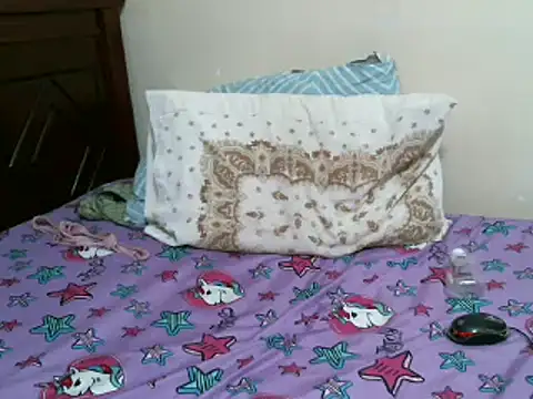 Snapshot of glam_mish chatting on 03-16-25, 10:20 glam mish online show from 03-16-25, 10:20