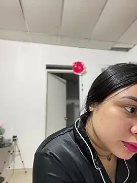 Snapshot of Pretty_Isadora chatting on 03-20-25, 01:24 Pretty Isadora online show from 03-20-25, 01:24