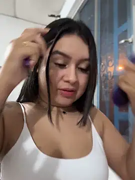 Snapshot of Pretty_Isadora chatting on 09-23-25, 11:23 Pretty Isadora online show from 09-23-25, 11:23