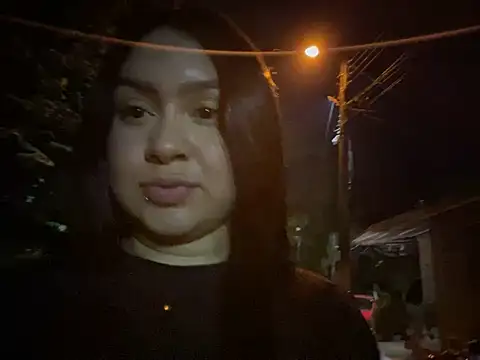 Snapshot of Pretty_Isadora chatting on 02-18-25, 11:41 Pretty Isadora online show from 02-18-25, 11:41
