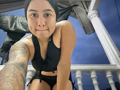Snapshot of Pretty_Isadora chatting on 03-05-25, 11:16 Pretty Isadora online show from 03-05-25, 11:16