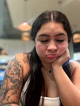 Pretty Isadora online show from 01-12-26, 11:09