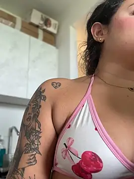 Pretty Isadora online show from 01-18-26, 03:48