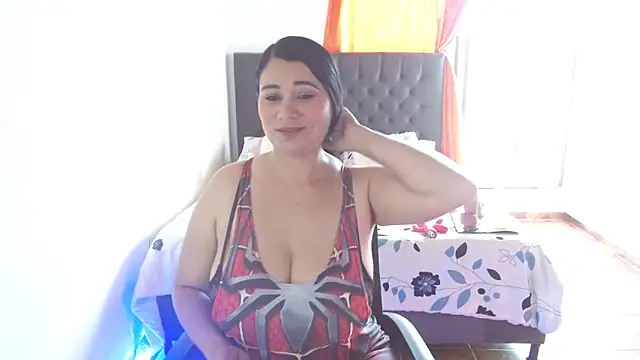 Snapshot of Kerly_Lopez chatting on 06-10-26, 05:58 Kerly Lopez online show from 06-10-26, 05:58