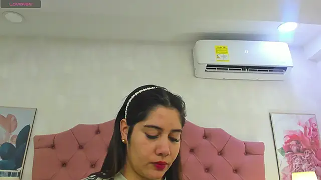 ThyaraJhons online show from 06-27-26, 12:00