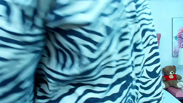 Snapshot of ThyaraJhons chatting on 02-07-26, 11:51 ThyaraJhons online show from 02-07-26, 11:51