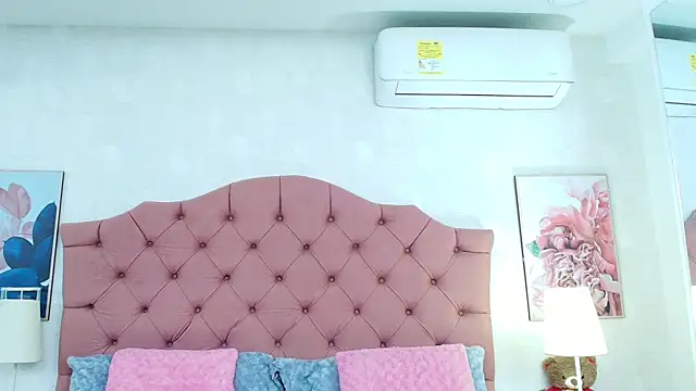 Snapshot of ThyaraJhons chatting on 01-16-26, 11:36 ThyaraJhons online show from 01-16-26, 11:36