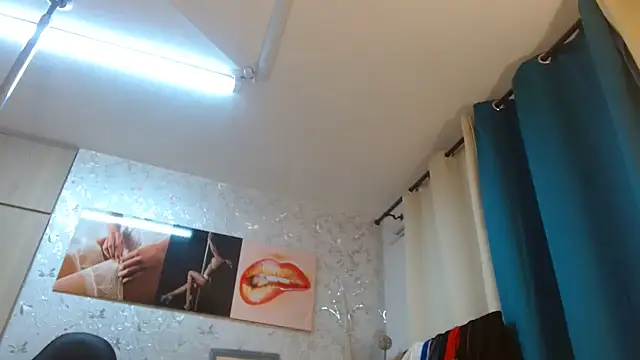 Samantabrown  online show from 04-12-26, 11:13