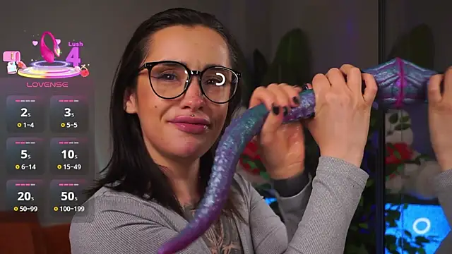 EvaCanton online show from 12-14-25, 03:46