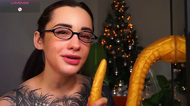 Snapshot of EvaCanton chatting on 01-19-26, 02:26 EvaCanton online show from 01-19-26, 02:26