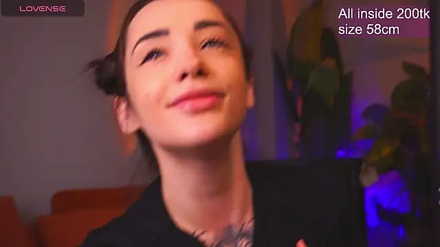 EvaCanton online show from 04-19-26, 02:01