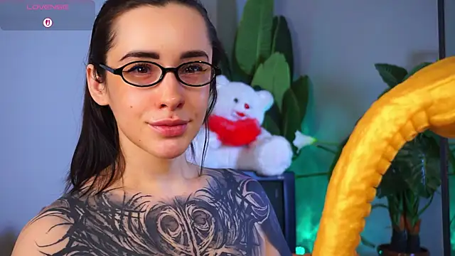 Snapshot of EvaCanton chatting on 02-04-26, 02:17 EvaCanton online show from 02-04-26, 02:17